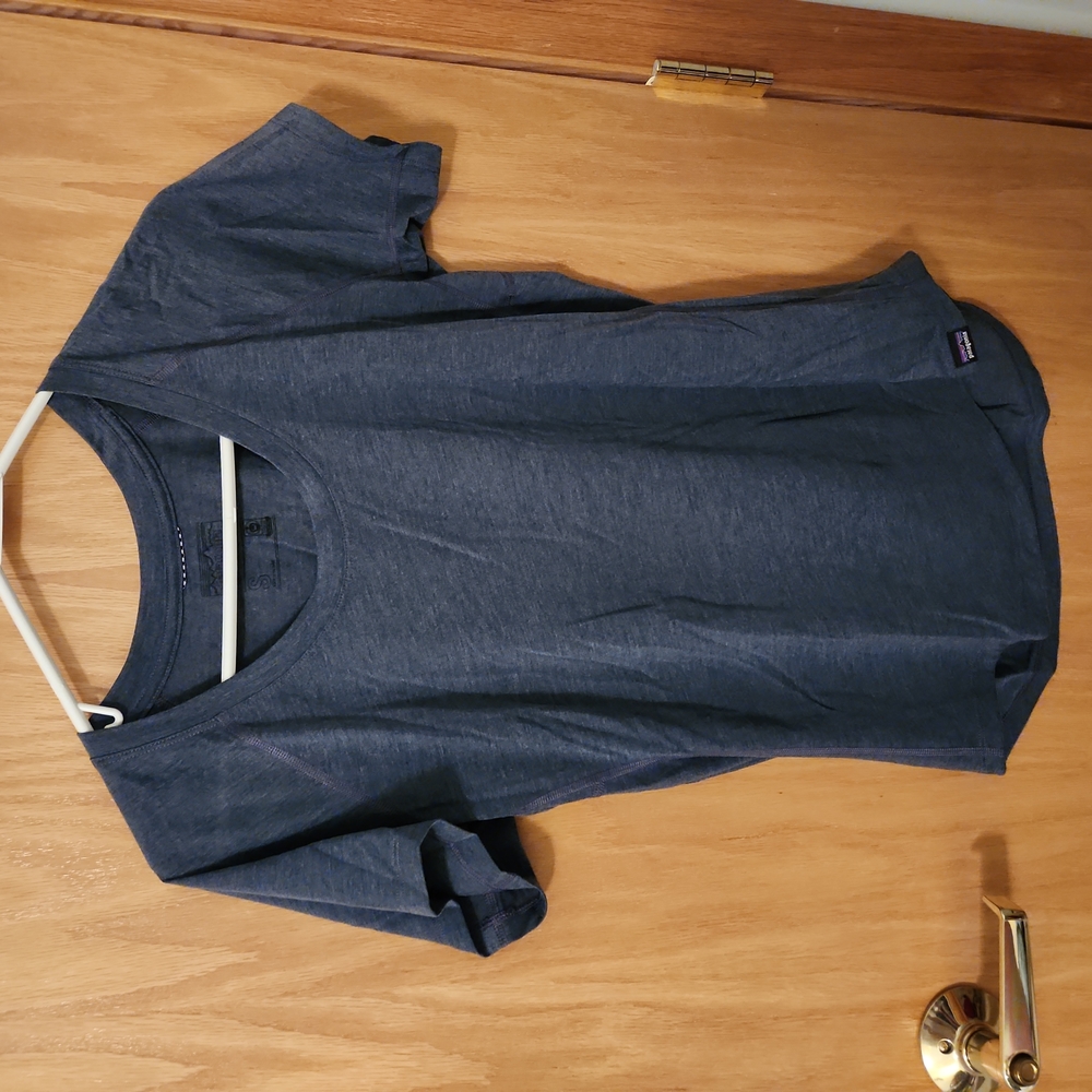 Patagonia women's Capaline cool shirt. Size S